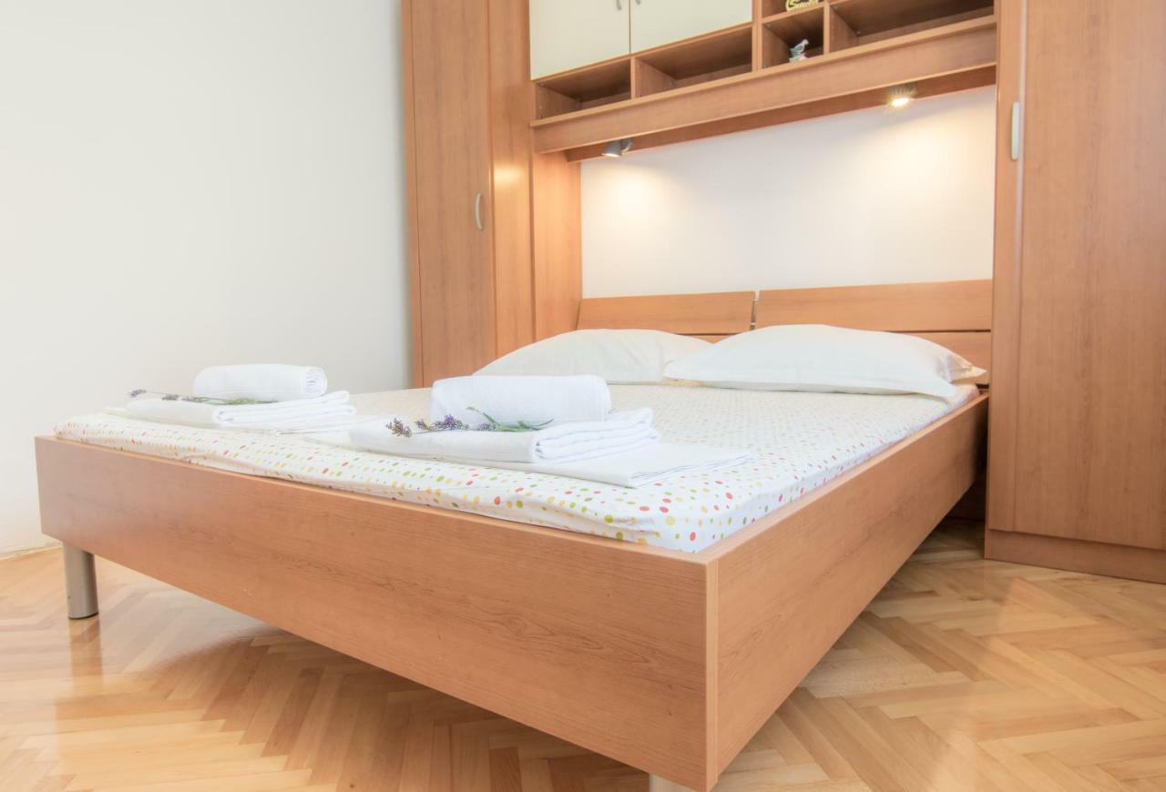 Apartment Holiday Makarská Exteriér fotografie